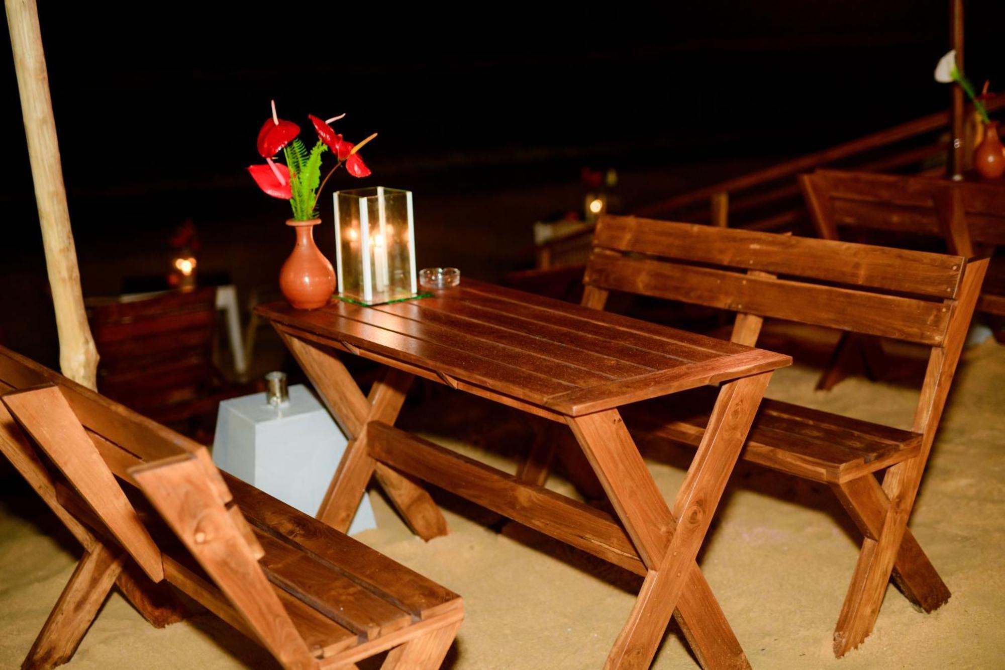 Royal Beach Hotel & Restaurant Хиккадува Экстерьер фото
