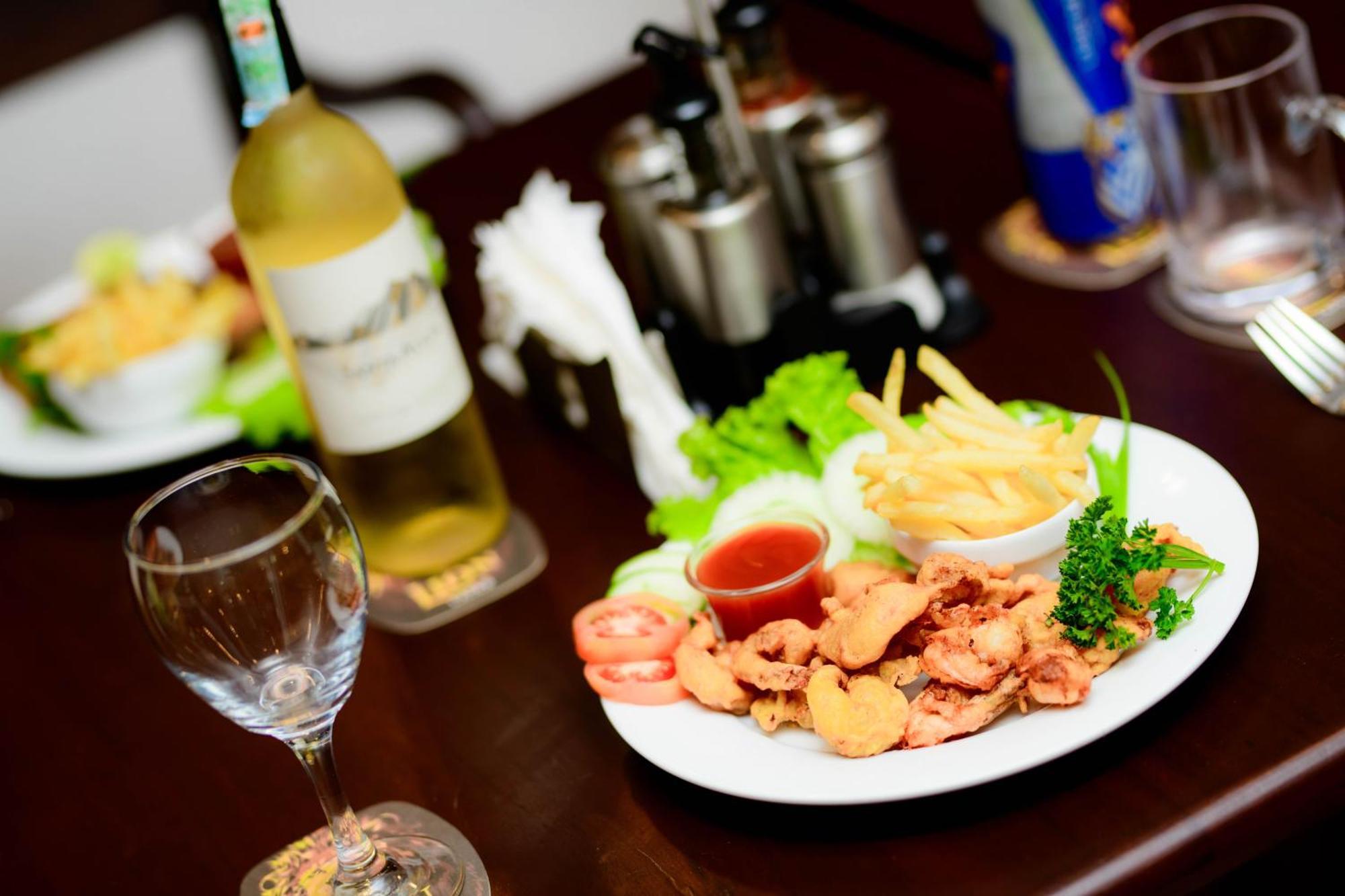 Royal Beach Hotel & Restaurant Хиккадува Экстерьер фото