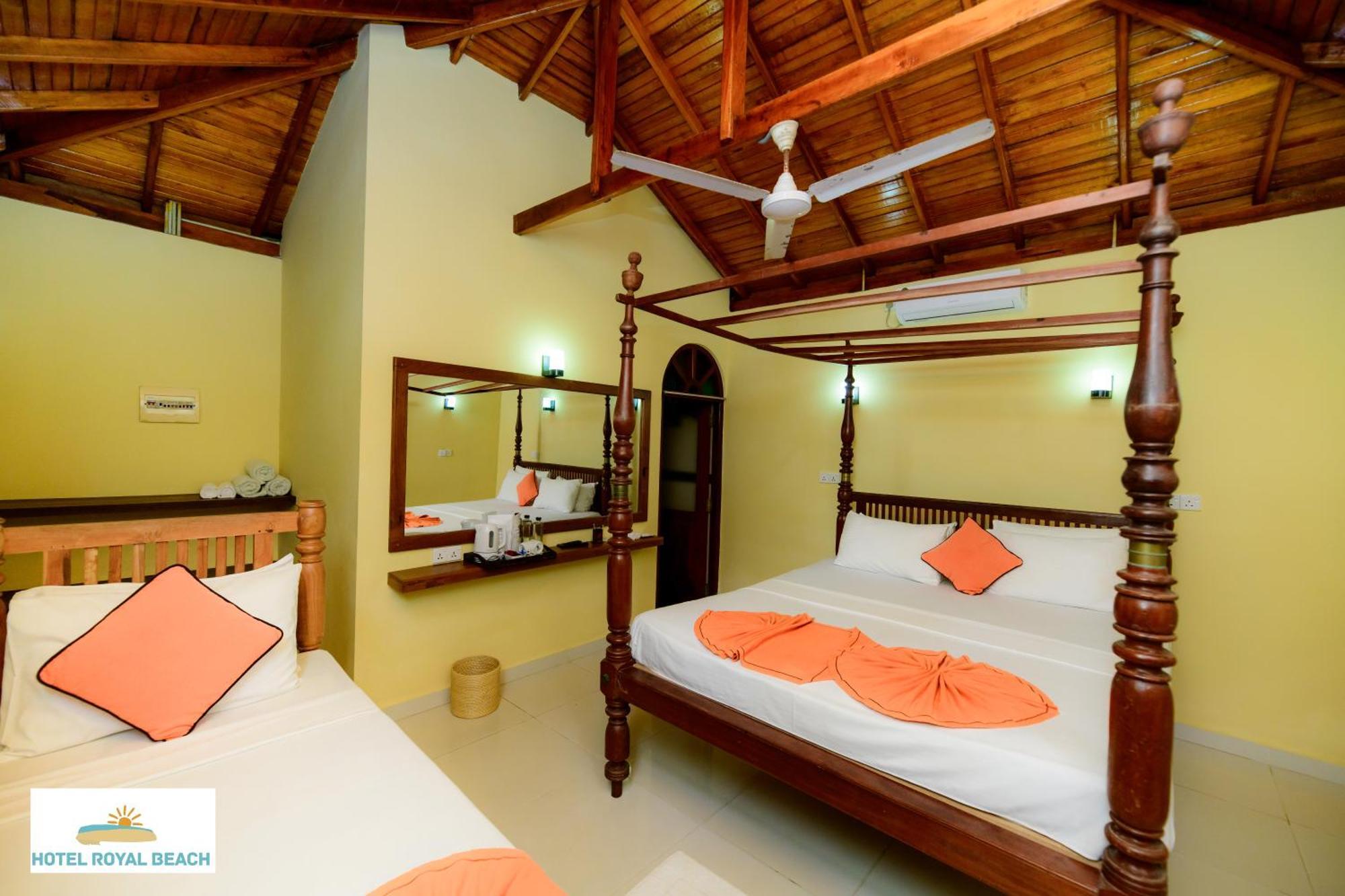 Royal Beach Hotel & Restaurant Хиккадува Экстерьер фото