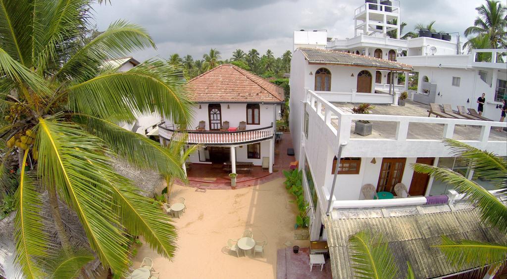 Royal Beach Hotel & Restaurant Хиккадува Экстерьер фото